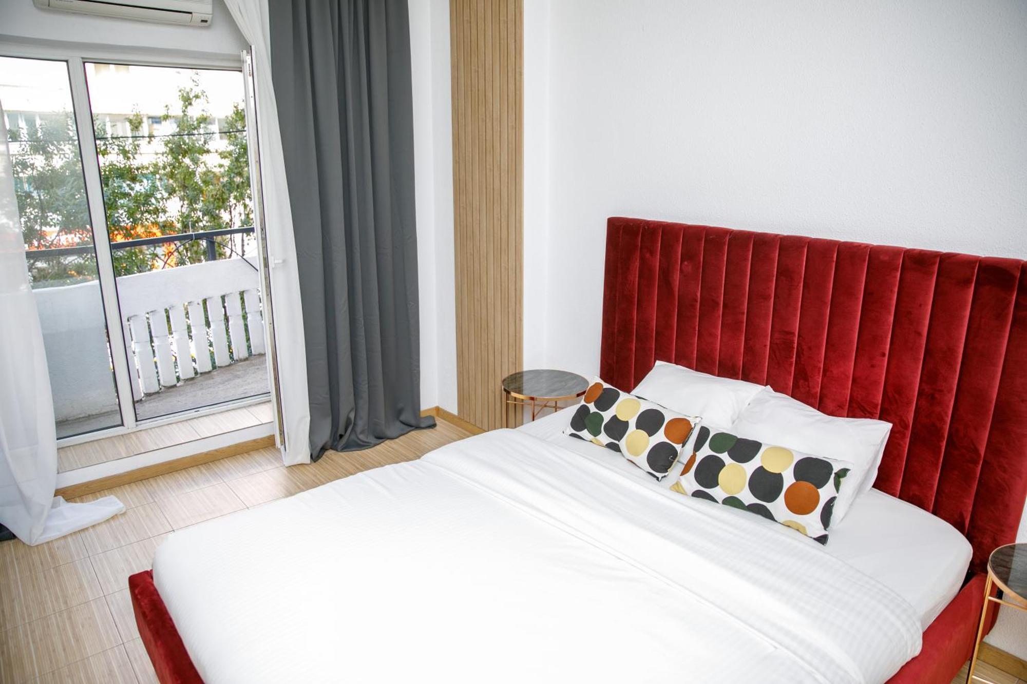 Color Apartments Corneliu Coposu No3 Bucharest Exterior photo
